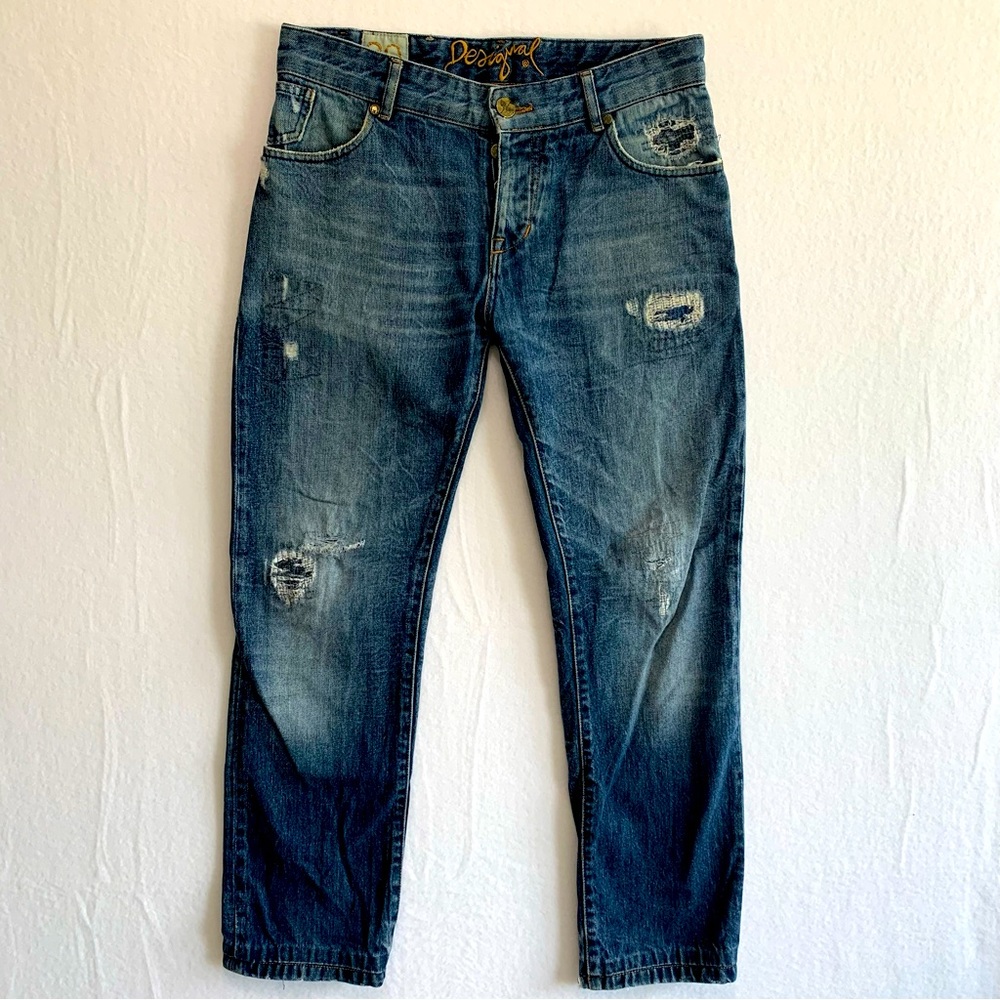 Desígnal distressed women’s jeans size 30 straight ish skinny distressed